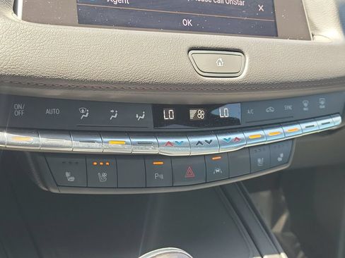 Used 2023 Cadillac XT4 Sport FWD image 15