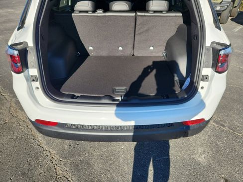 New 2026 Jeep Compass Latitude image 16