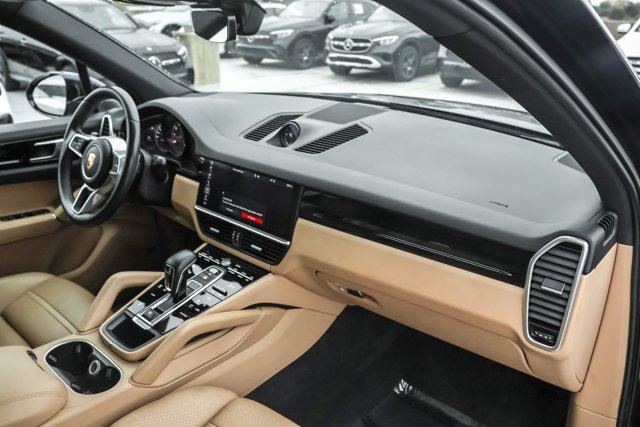 Used 2020 Porsche Cayenne AWD/4WD image 26