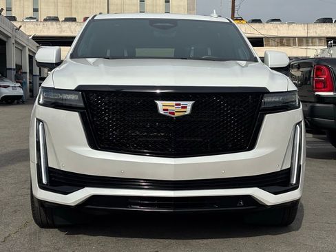 Used 2024 Cadillac Escalade ESV Sport Platinum w/ Heavy-Duty Trailer Package image 7