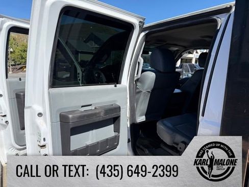 Used 2016 Ford F550 4x4 Crew Cab Super Duty w/ Power Equipment Group image 18