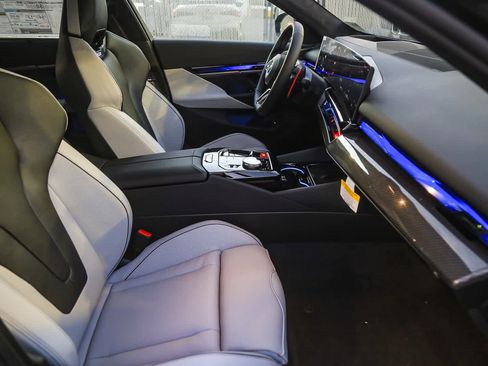 New 2026 BMW M5 Touring image 13