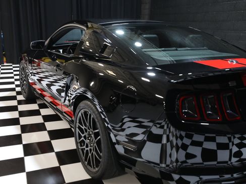 Used 2013 Ford Mustang Shelby GT500 RWD image 30