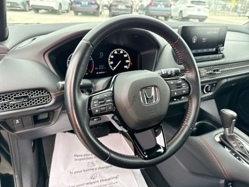Used 2025 Honda HR-V Sport image 11