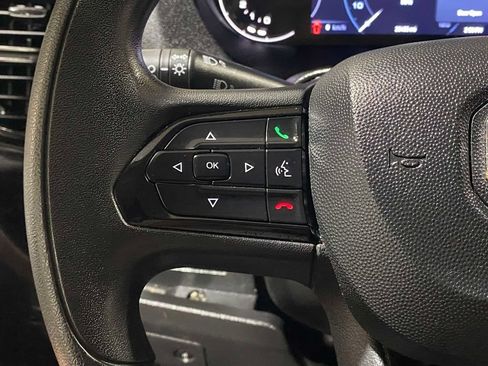 Used 2025 RAM ProMaster 2500 w/ U-Haul Equipment Group FWD image 21