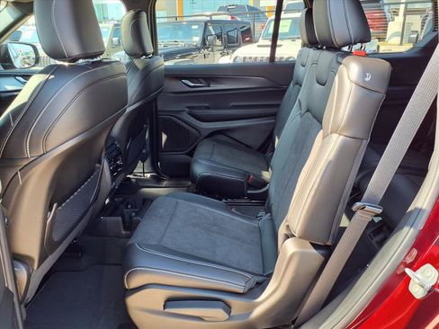 New 2025 Jeep Grand Cherokee L Altitude image 13