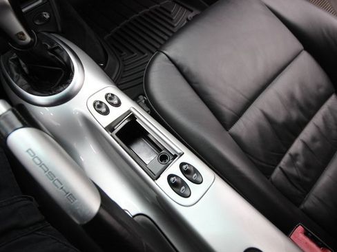 Used 2004 Porsche 911 Carrera 4S image 33