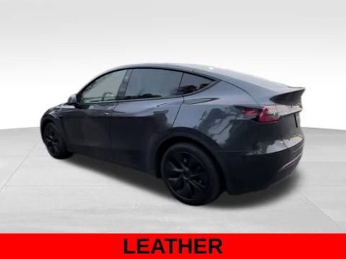 Used 2025 Tesla Model Y Long Range image 5