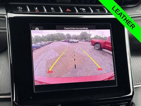 Used 2023 Jeep Grand Cherokee L Laredo AWD/4WD image 17