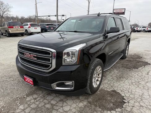 Used 2015 GMC Yukon XL SLE image 7