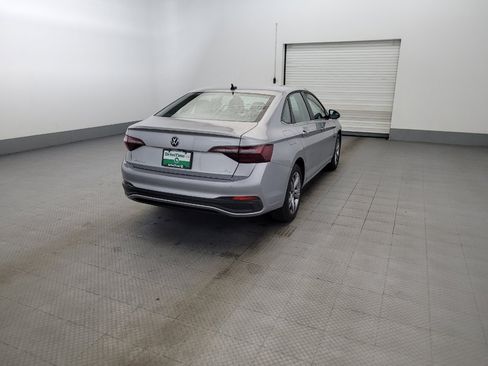 Used 2024 Volkswagen Jetta SE FWD image 9
