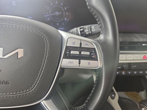 Used 2023 Kia Telluride SX image 17