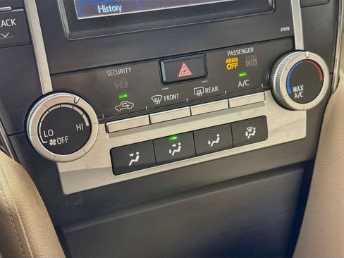 Used 2013 Toyota Camry LE FWD image 17