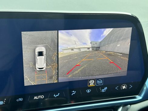 New 2026 Chevrolet Equinox EV LT image 20