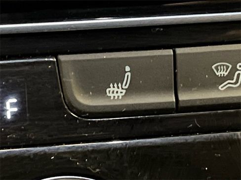 Used 2022 Volkswagen Atlas Cross Sport SE image 27