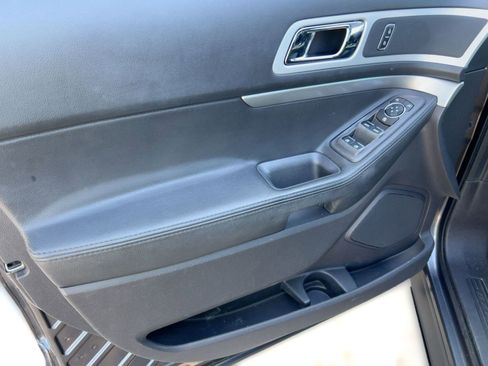 Used 2015 Ford Explorer XLT w/ Equipment Group 202A image 12