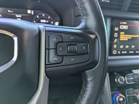 Used 2022 GMC Yukon XL Denali AWD/4WD image 30