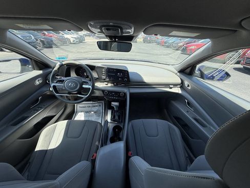 Used 2022 Hyundai Elantra SEL w/ Cargo Package FWD image 16