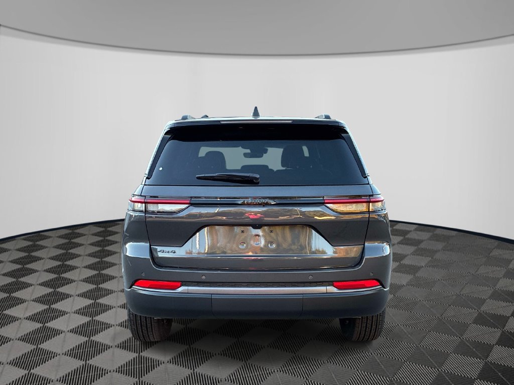 New 2026 Jeep Grand Cherokee Altitude AWD/4WD image 3