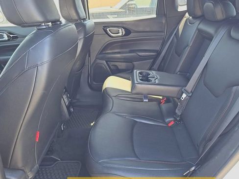 Used 2025 Jeep Compass Trailhawk AWD/4WD image 7