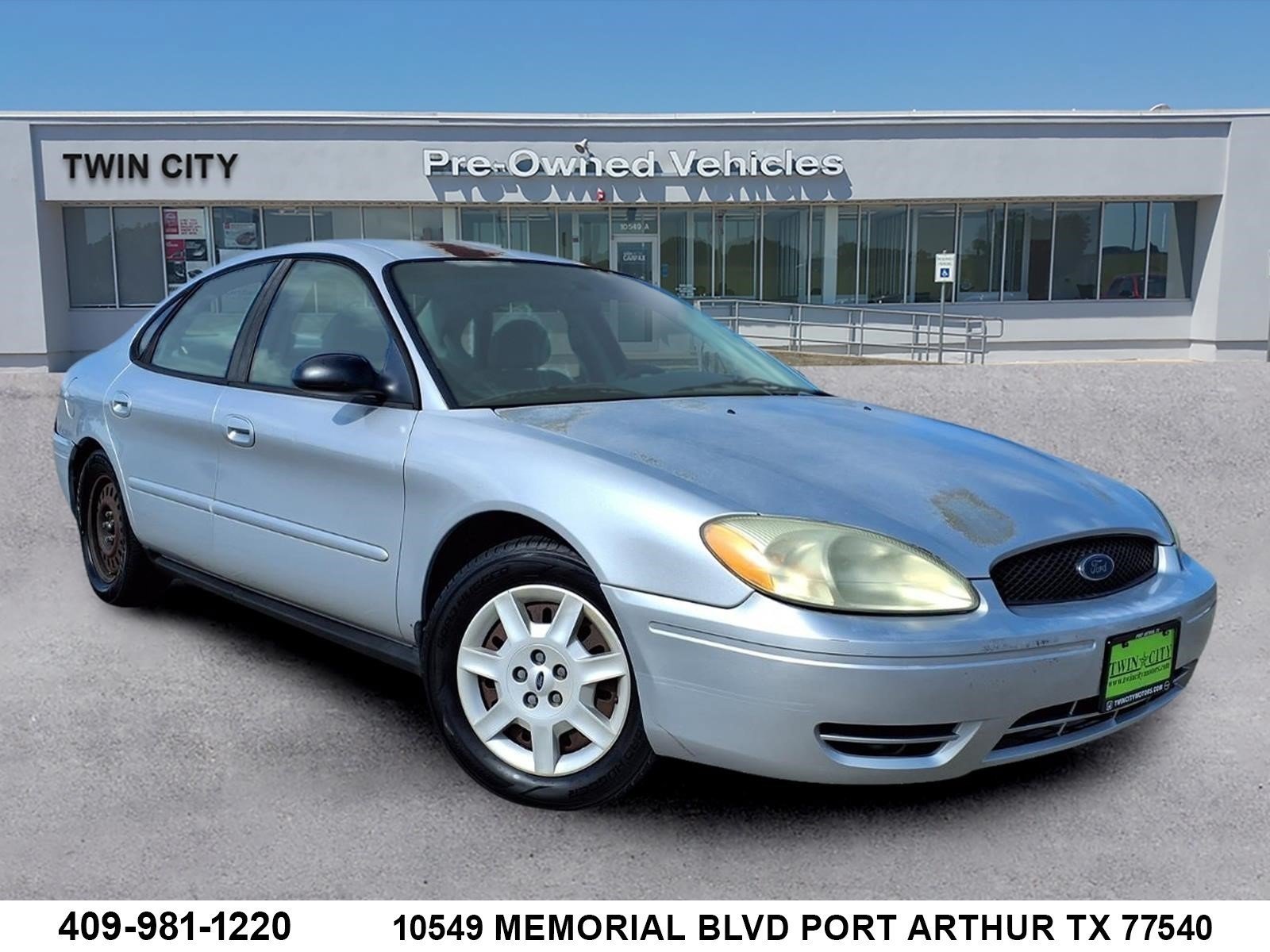 Used 2005 Ford Taurus SE FWD image 1