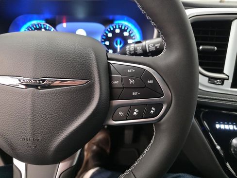 New 2026 Chrysler Pacifica Select image 16