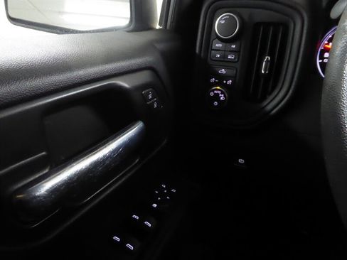 Used 2021 Chevrolet Silverado 1500 Custom image 15