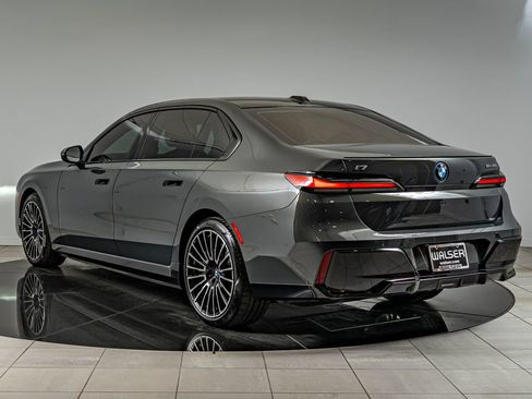 Used 2024 BMW i7 eDrive50 w/ M Sport Package RWD image 7