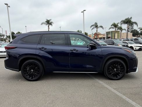 Used 2025 Toyota Highlander XSE AWD/4WD image 47