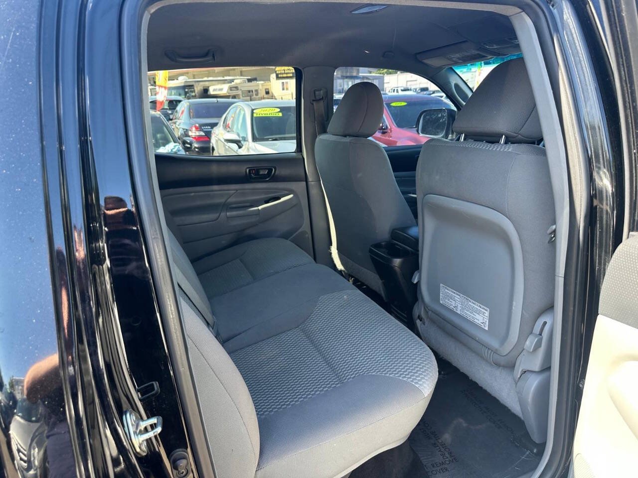 Used 2015 Toyota Tacoma PreRunner w/ SR5 Package RWD image 18