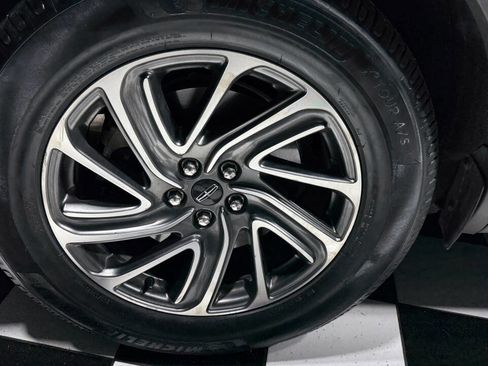 Used 2021 Lincoln Aviator AWD image 25