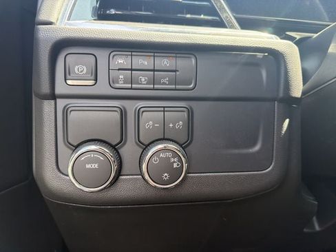 Used 2026 Chevrolet Tahoe LS RWD image 37