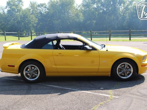 Used 2006 Ford Mustang GT image 36