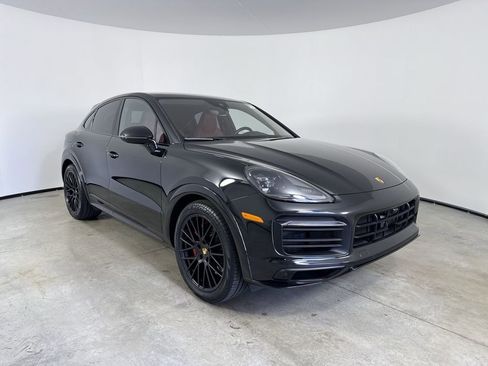 Certified 2023 Porsche Cayenne GTS AWD/4WD image 9