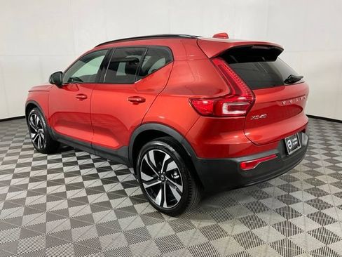 Certified 2025 Volvo XC40 B5 Ultra AWD/4WD image 4