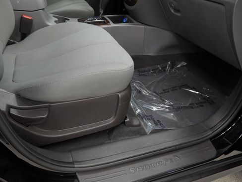 Used 2012 Hyundai Santa Fe GLS image 49