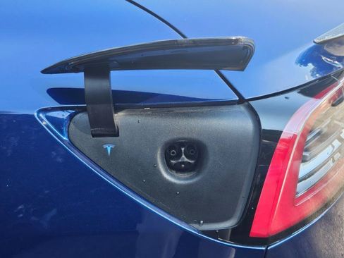 Used 2018 Tesla Model 3 Long Range RWD image 19