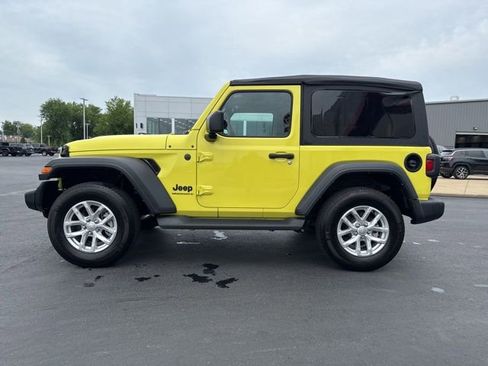 Used 2023 Jeep Wrangler Sport AWD/4WD image 4