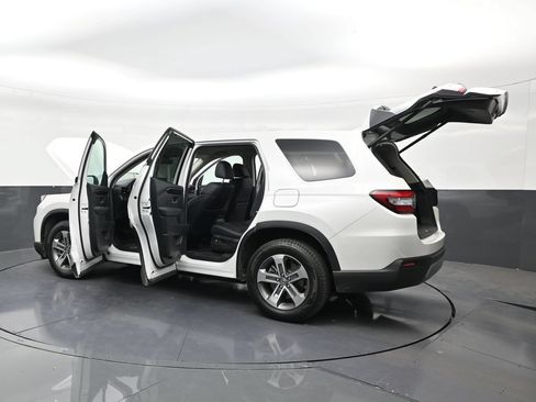 Used 2025 Honda Pilot EX-L image 31