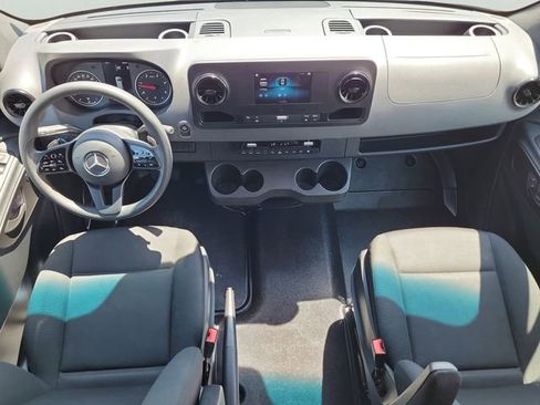 Used 2024 Mercedes-Benz Sprinter 2500 image 15