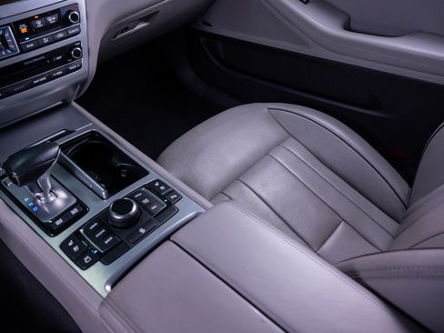 Used 2018 Genesis G80 3.8 w/ Option Group 03 image 27