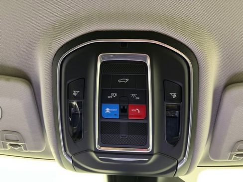 Used 2023 Jeep Grand Cherokee L Limited w/ Black Appearance Package image 34