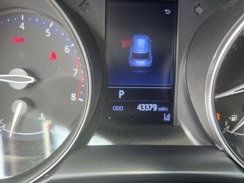 Used 2021 Toyota C-HR Limited FWD image 22