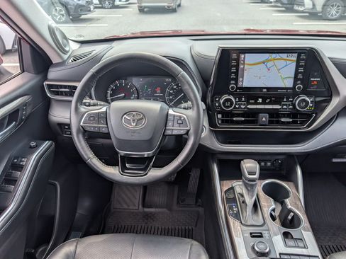 Used 2021 Toyota Highlander Limited AWD/4WD image 16