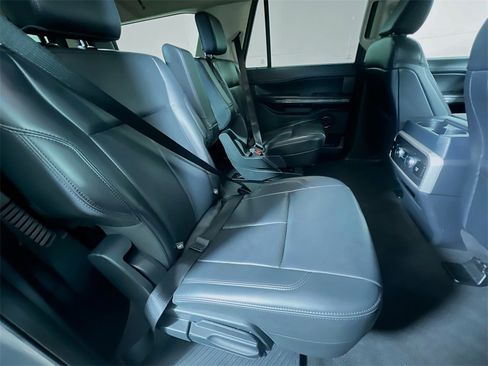 Used 2024 Ford Expedition Max XLT image 25