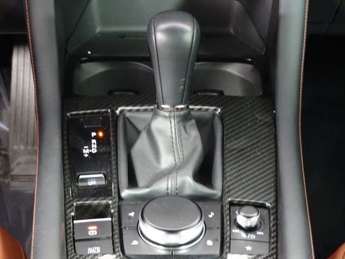 Used 2024 MAZDA MAZDA3 s image 27