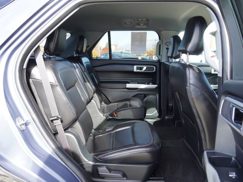 Used 2021 Ford Explorer XLT w/ Equipment Group 202A image 28