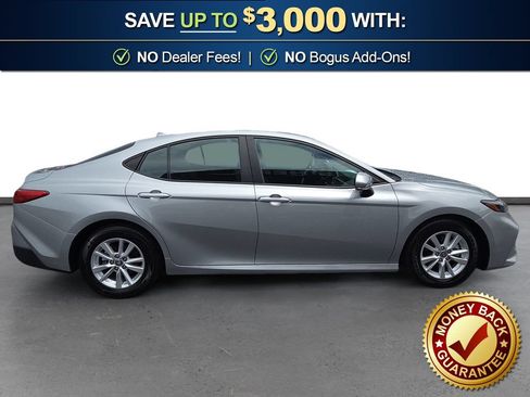 Used 2025 Toyota Camry LE FWD image 8