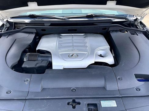 Used 2014 Lexus LX 570 4WD image 29
