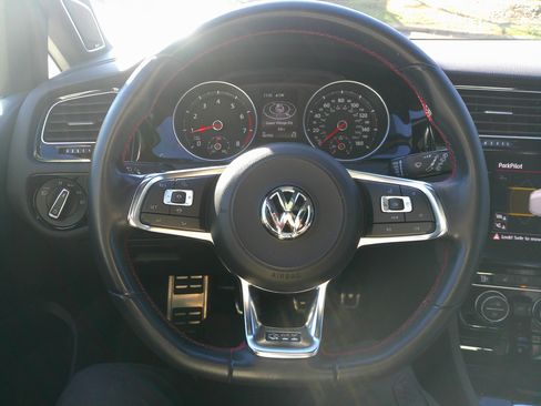 Used 2020 Volkswagen GTI Autobahn image 18